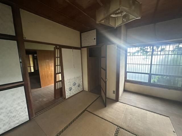 Spacious 6DK Detached House for Sale in Kanuma, Tochigi - Thumbnail 3
