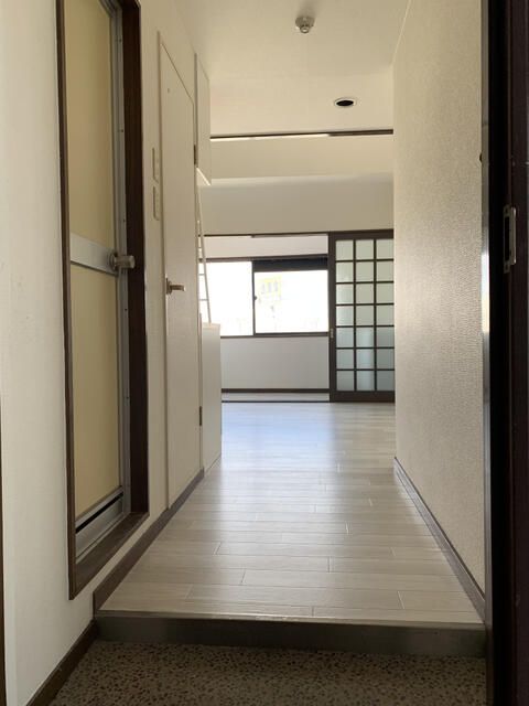 Women-Only Studio Apartment for Rent in Hirakata, Osaka - Thumbnail 4