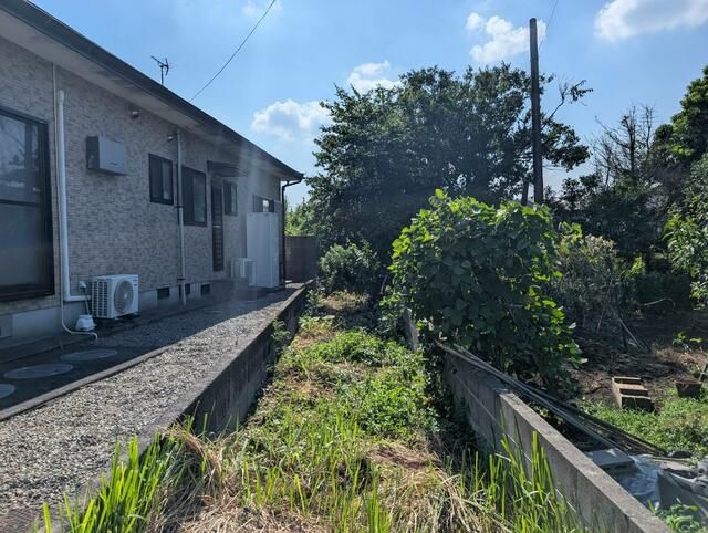 971 sqm Land for Sale in Miyakonojo, Miyazaki - Ideal for Storage Yard - Thumbnail 4