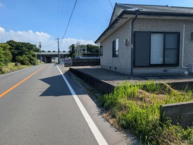 971 sqm Land for Sale in Miyakonojo, Miyazaki - Ideal for Storage Yard - Thumbnail 3