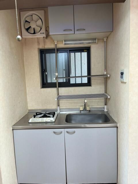 Pet-Friendly 1R Apartment with Private Garden in Hirakata, Osaka - Thumbnail 4