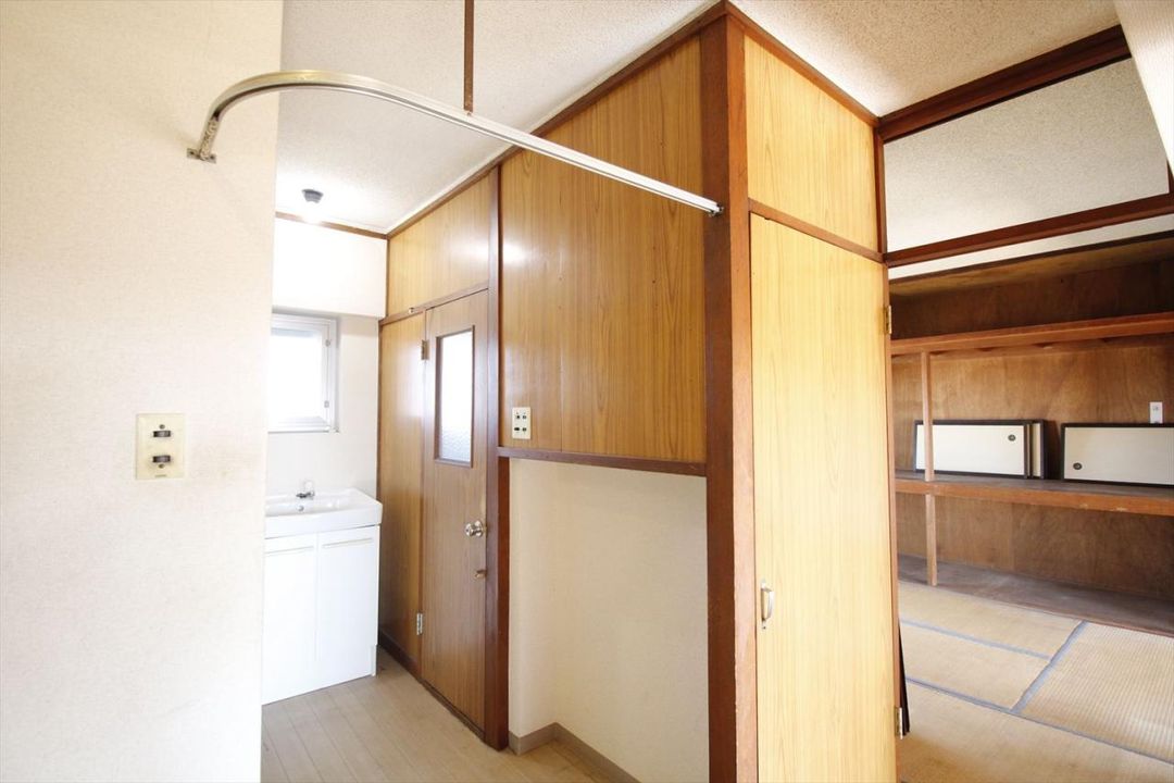 3DK Apartment for Sale in Soka City's Shinei Danchi, Saitama - Thumbnail 4