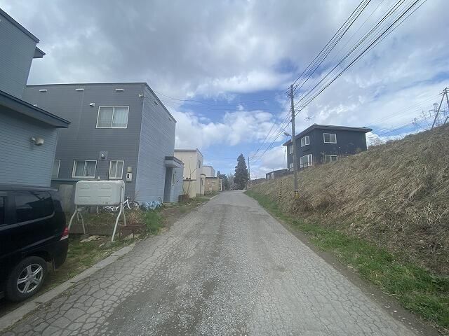 4LDK Detached House for Sale in Hakodate's Jinkawa-cho - Thumbnail 2