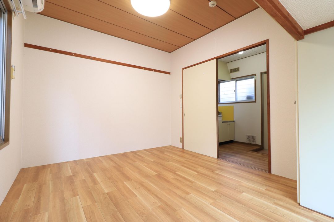 1K Apartment for Rent in Minamikata, Okayama City - 18,000 Yen - Thumbnail 2