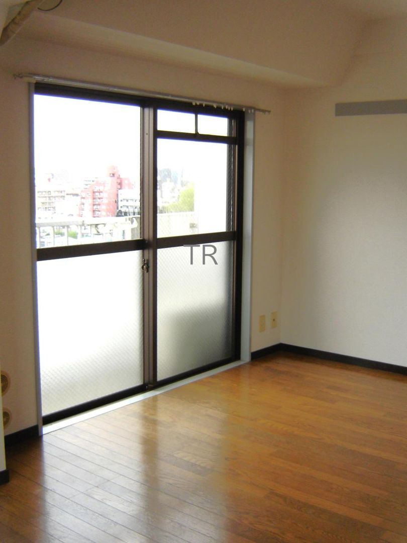 Studio Apartment for Sale in Taito-ku, Tokyo - Investment Property - Thumbnail 4