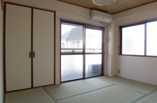 1K Apartment for Rent near Moriguchi Station, Osaka - Thumbnail 2