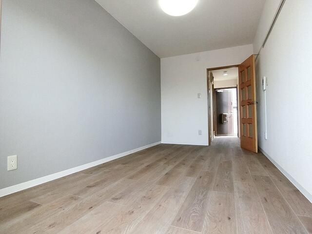 1K Investment Apartment for Sale in Suginami, Tokyo - Thumbnail 2
