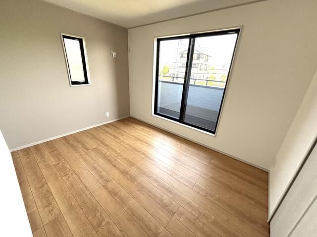 New 2024 4LDK House in Komaki, Aichi with 3-Sided Light - Thumbnail 3