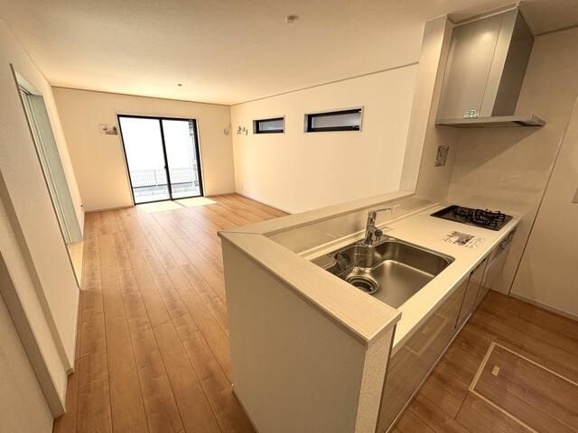 New 2024 4LDK House in Komaki, Aichi with 3-Sided Light - Thumbnail 4