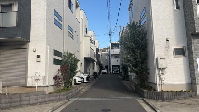 3SLDK Detached House with Roof Balcony in Yokohama Konandai - Thumbnail 2