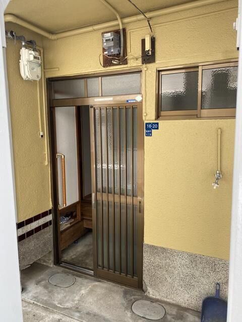 2K Townhouse for Rent in Nishi-ku, Osaka - 33,000 Yen - Thumbnail 2