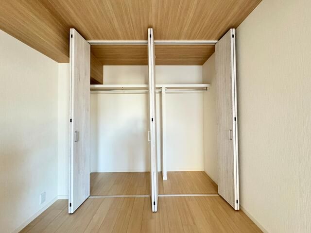 Renovated 3LDK Apartment in Abeno, Osaka | Corner Unit - Thumbnail 3