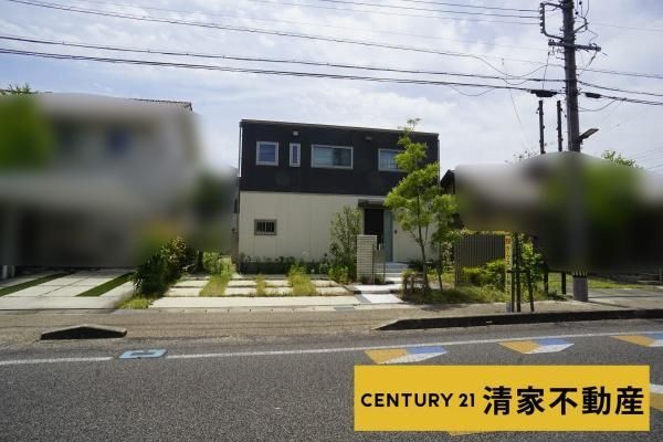 4SLDK Detached House with Solar Panels in Kasugai's Verde Garden - Thumbnail 2