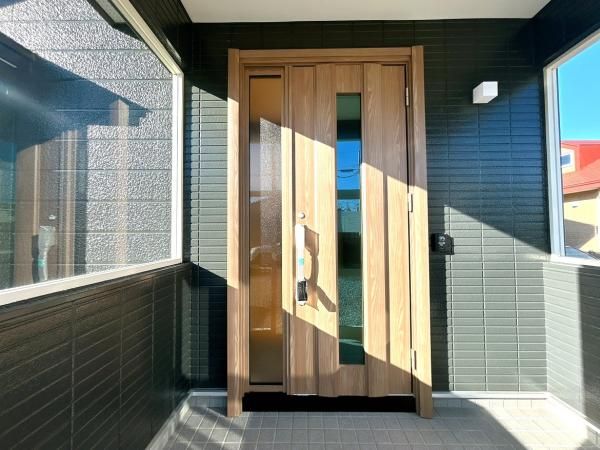 Renovated 4LDK House for Sale in Kushiro, Hokkaido with Triple Parking - Thumbnail 2