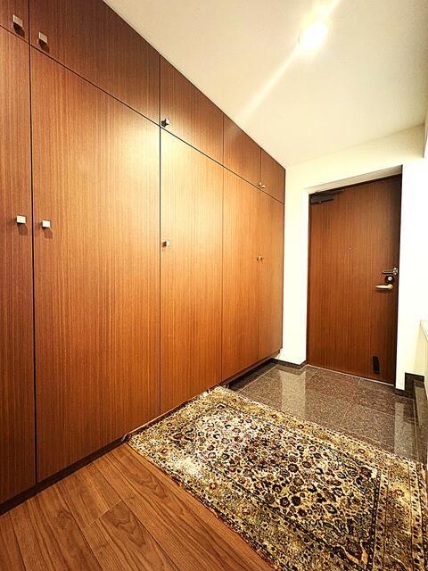 3LDK Apartment in Setagaya with 2024 Renovation & Views - Thumbnail 2