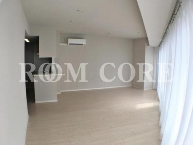 2LDK Apartment in Beacon Tower Residence, Shinonome, Tokyo - Thumbnail 2