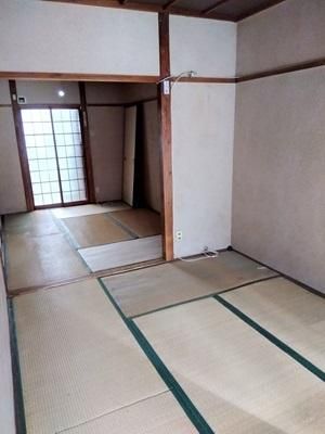 2K Apartment for Rent in Higashiosaka, Osaka - 38,000 Yen - Thumbnail 4