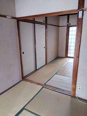 2K Apartment for Rent in Higashiosaka, Osaka - 38,000 Yen - Thumbnail 3