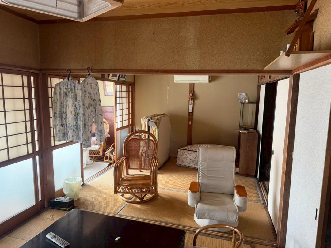 4-Bedroom Detached House for Sale in Takehara, Hiroshima - Thumbnail 4