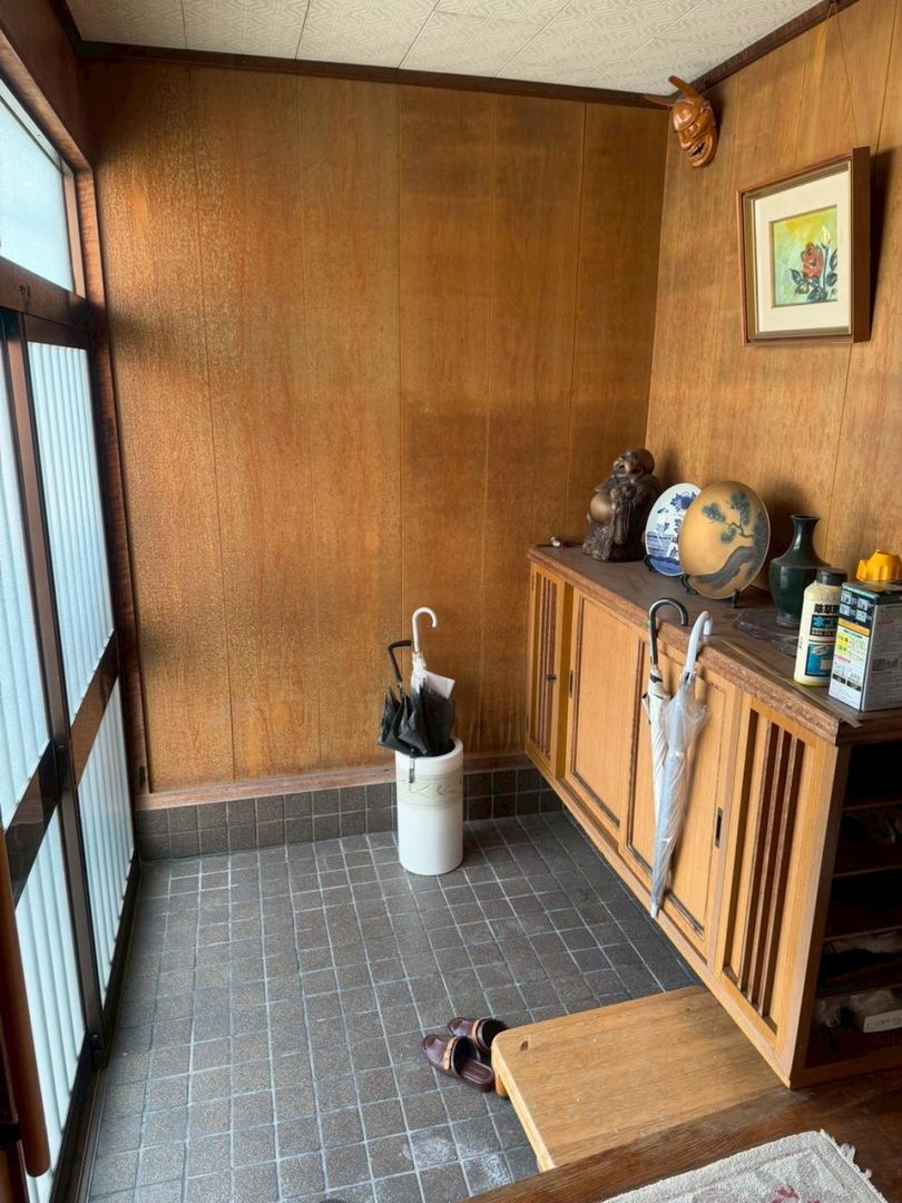 4-Bedroom Detached House for Sale in Takehara, Hiroshima - Thumbnail 3