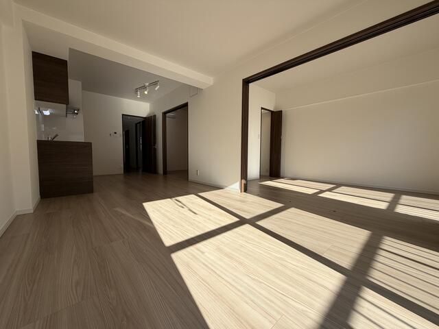 Renovated 3LDK Apartment for Sale in Higashiyamato, Tokyo - Thumbnail 3