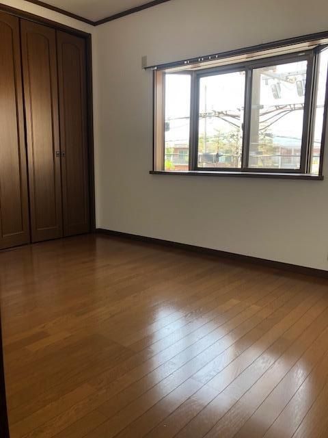 4LDK Detached House for Sale in Takatsuki, Osaka with 2024 Renovations - Thumbnail 4
