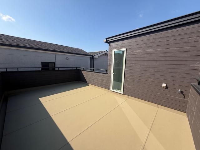 2020 Built 4LDK House with Rooftop Terrace in Osaka Kita Ward - Thumbnail 2