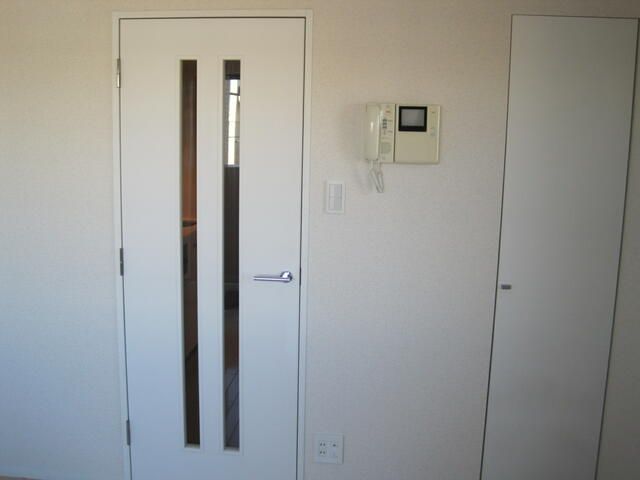 1K Condo for Sale in Suginami, Tokyo - 5.2% Yield Investment - Thumbnail 2