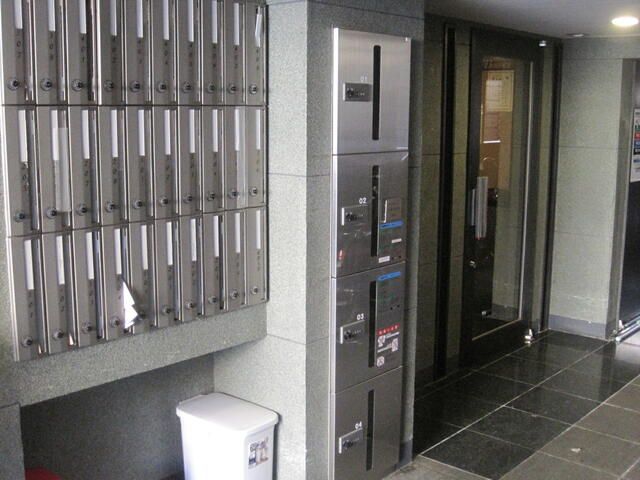 1K Condo for Sale in Suginami, Tokyo - 5.2% Yield Investment - Thumbnail 3