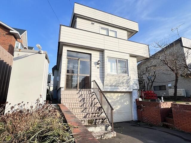 4LDK House for Sale in Ebetsu, Hokkaido - 149.64 sqm - Thumbnail 2