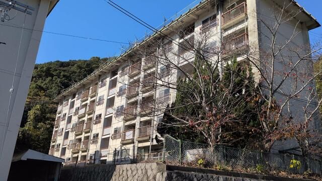 3DK Apartment for Rent in Yura, Wakayama with 0 Yen Move-In Offer - Thumbnail 2