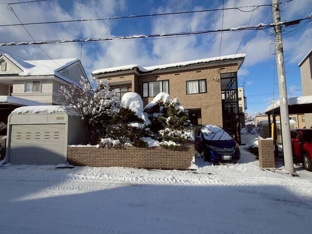 2000-Built 5LDK Two-Generation House in Sapporo's Atsubetsu Ward - Thumbnail 3
