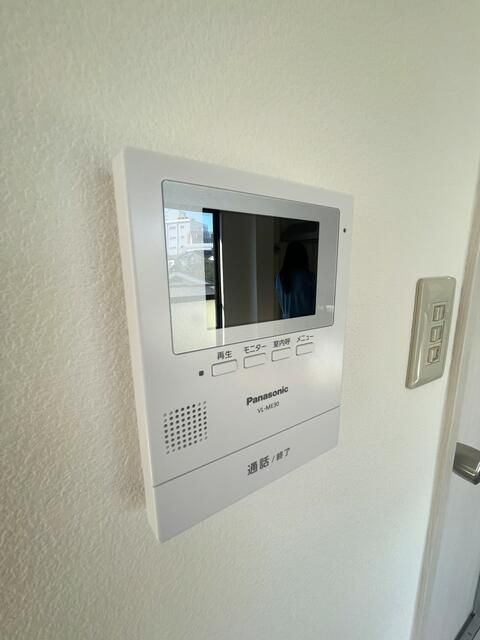 Renovated 1R Apartment for Rent in Toyonaka, Osaka - Thumbnail 3