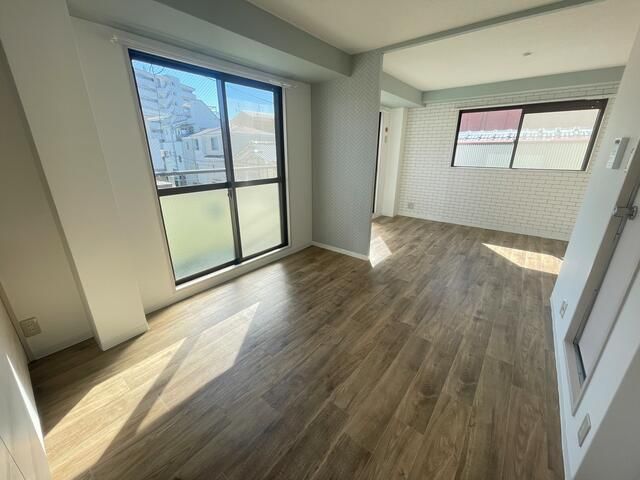 Renovated 1R Apartment for Rent in Toyonaka, Osaka - Thumbnail 4