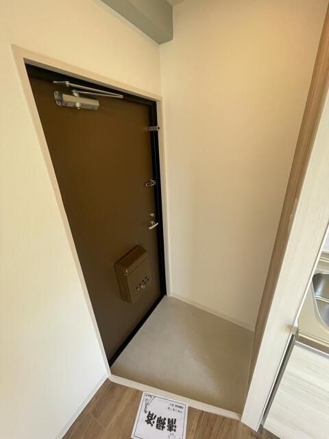 Renovated 1R Apartment for Rent in Toyonaka, Osaka - Thumbnail 2