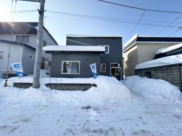 Renovated 3LDK House in Ebetsu, Hokkaido with New Kitchen & Bath - Thumbnail 2