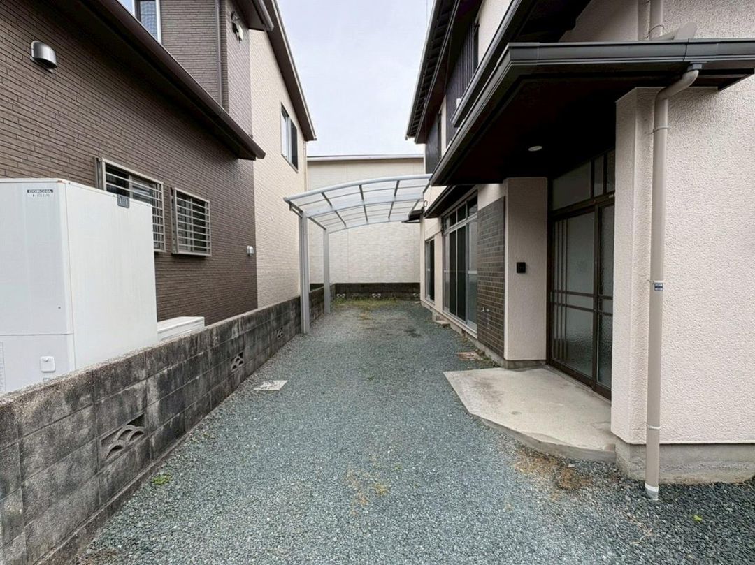 Used 5DK Detached House in Matsuyama, Ehime - Thumbnail 2