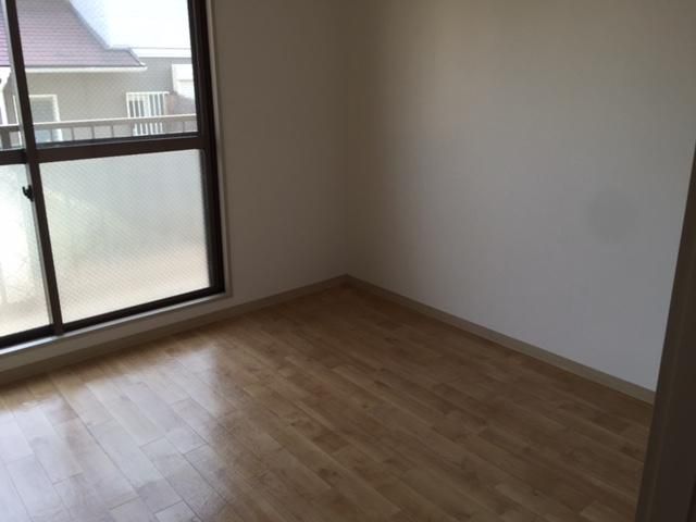 1K Apartment for Rent in Nara City, Nara Prefecture - Thumbnail 3