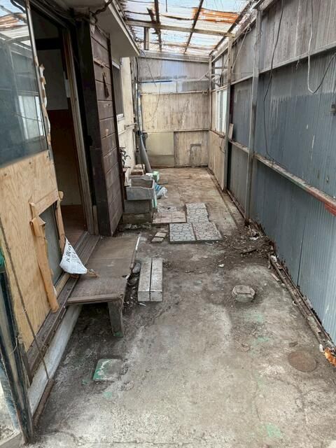 2.5M Yen Fixer-Upper House in Kawajima, Saitama - 2LDK Near School - Thumbnail 3