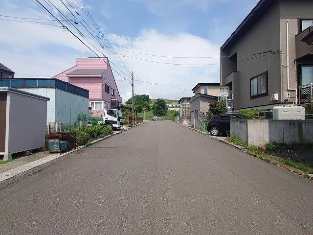 3LDK House for Sale in Hakodate, Hokkaido - Quiet Neighborhood - Thumbnail 4