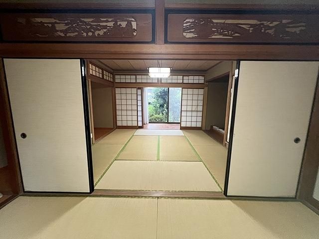 7LDK House for Sale in Takamatsu, Kagawa with Large Garden - Thumbnail 3