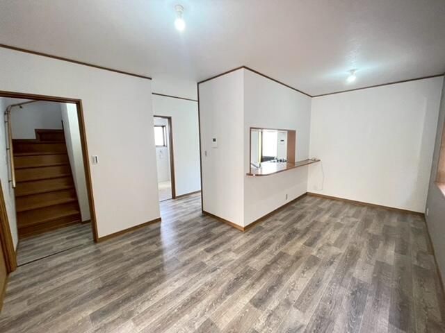 Renovated 4LDK Detached House for Sale in Kishiwada, Osaka - Thumbnail 3