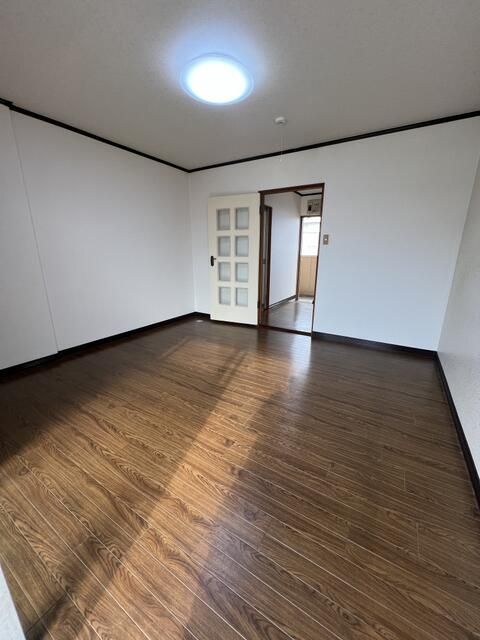 1K Apartment for Rent in Gifu City - South-Facing, No Deposit - Thumbnail 4