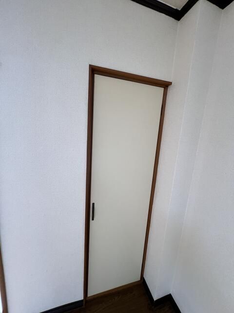 1K Apartment for Rent in Gifu City - South-Facing, No Deposit - Thumbnail 2