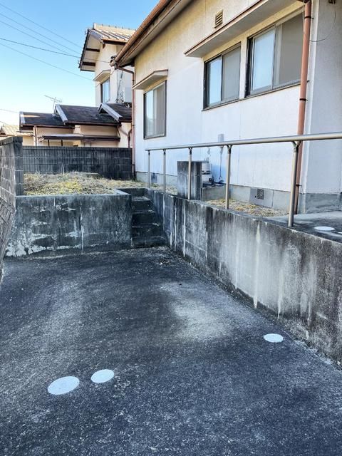 5DK Wooden House for Sale in Kure, Hiroshima - Thumbnail 2