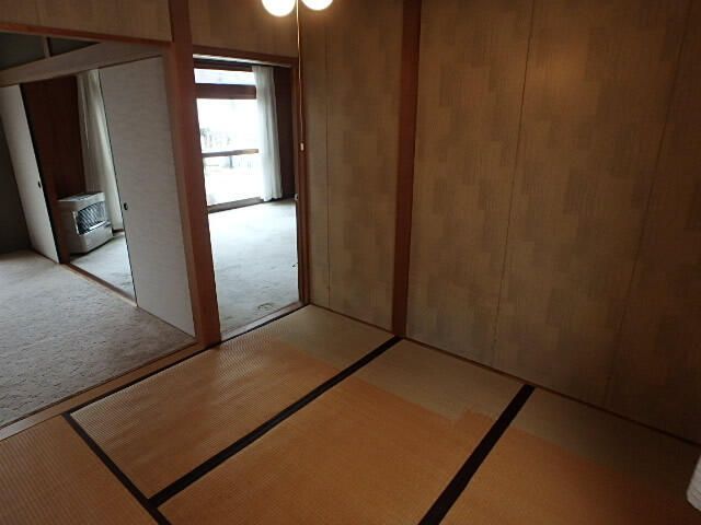 4LDK Corner Lot House for Sale in Sapporo's Toyohira Ward - Thumbnail 4