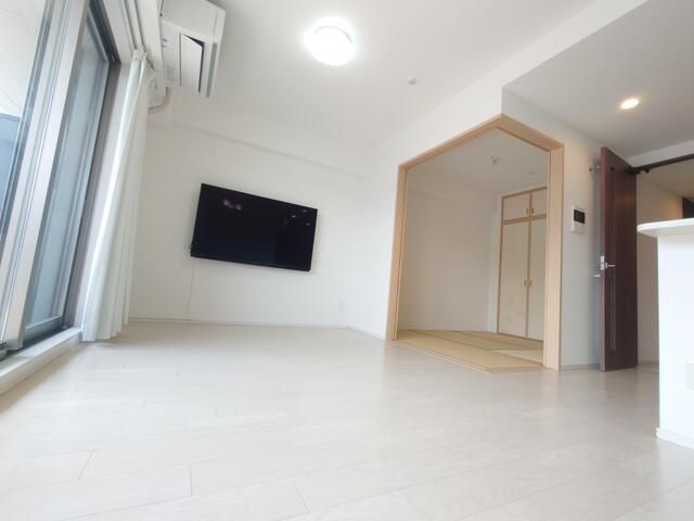 3LDK Apartment Near Shijonawate Station, Osaka | 13th Floor View - Thumbnail 2