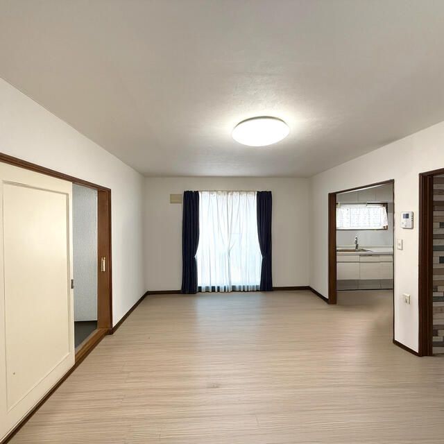 1993 3LDK House in Quiet Sapporo Neighborhood with 2020 Renovations - Thumbnail 2