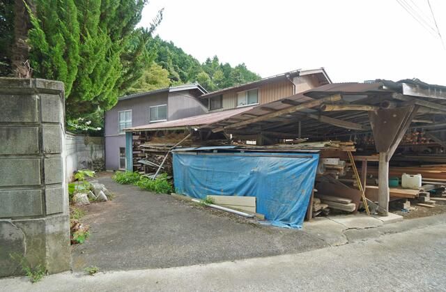 1975 5DK House for Sale in Otsuki, Yamanashi - 132.2 sqm - Thumbnail 4