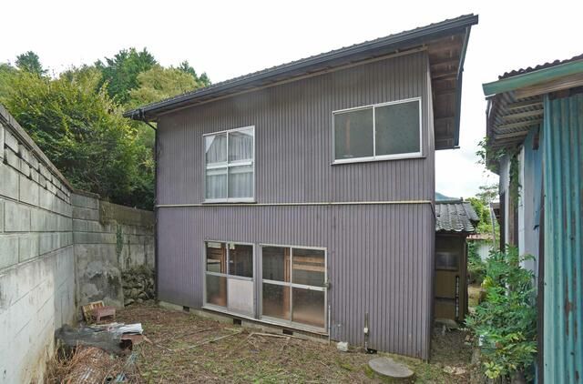 1975 5DK House for Sale in Otsuki, Yamanashi - 132.2 sqm - Thumbnail 3